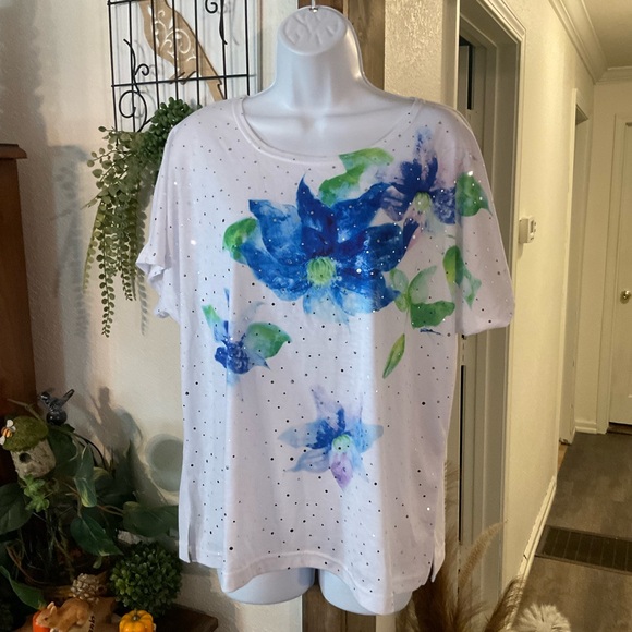 Rebecca Malone Tops - NWT Rebecca Malone White Tee with Blue and Green Floral Accents